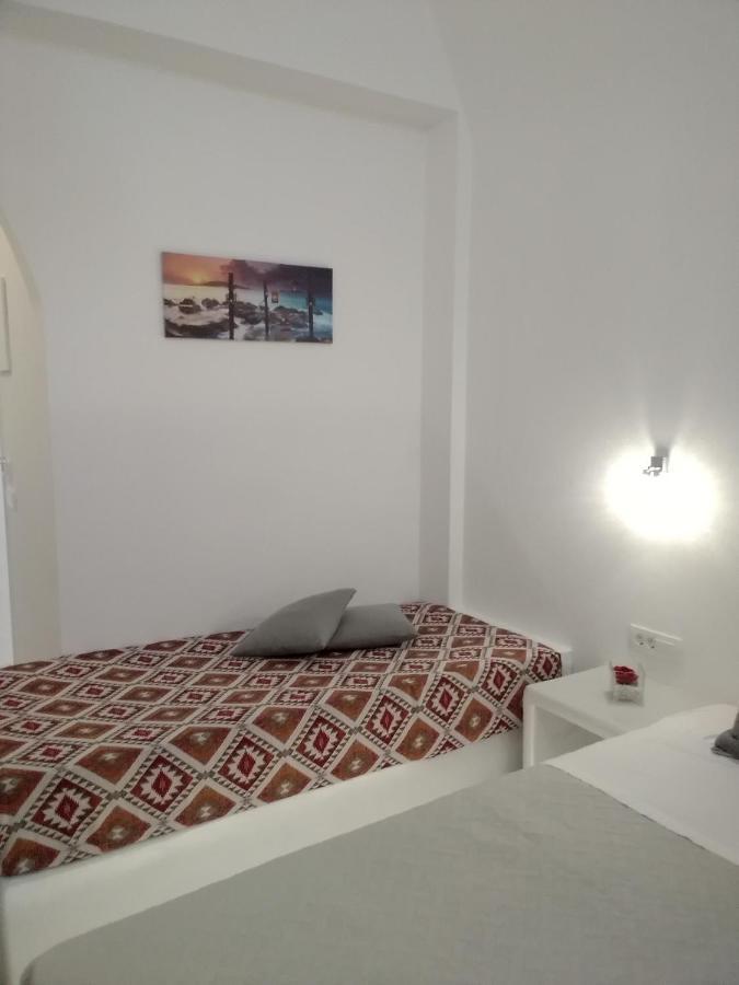 Daire Irineos Perissa (Santorini)