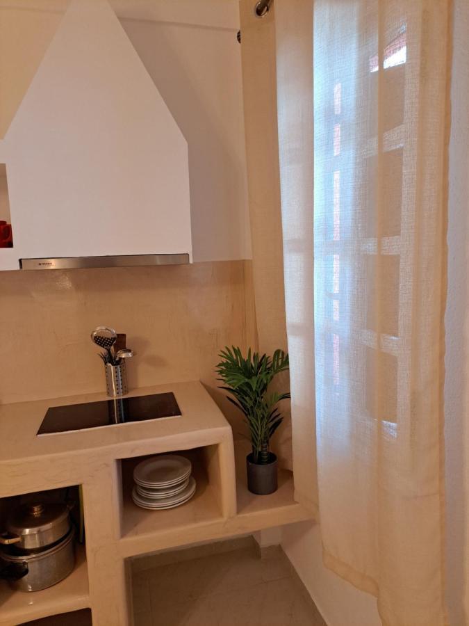 Irineos Daire Perissa (Santorini)