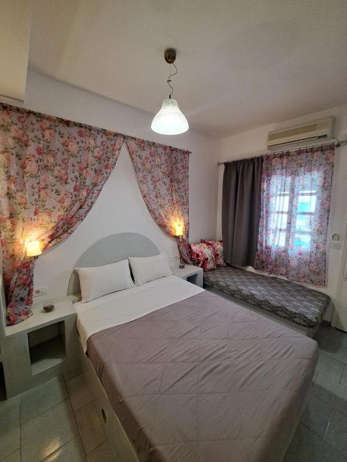 Daire Irineos Perissa (Santorini)