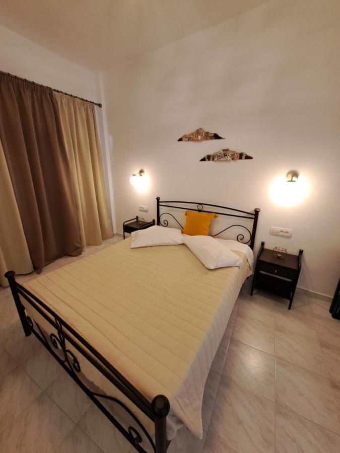 Daire Irineos Perissa (Santorini)