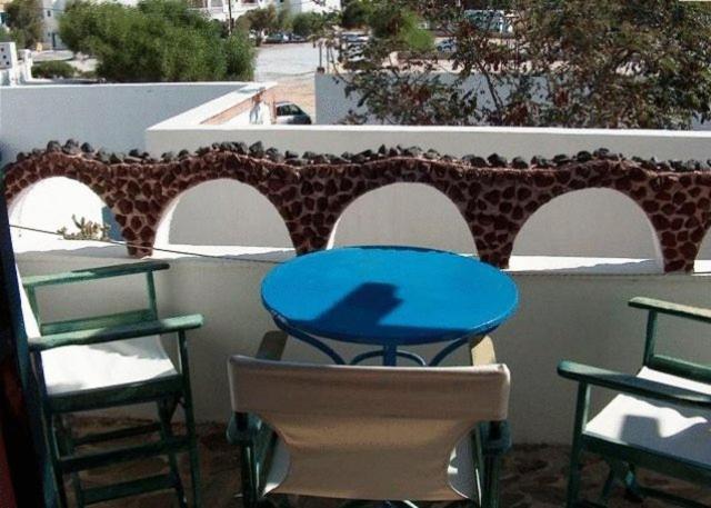Irineos Daire Perissa (Santorini)